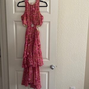 Floral dress. Size small. Worn once. Great condition.